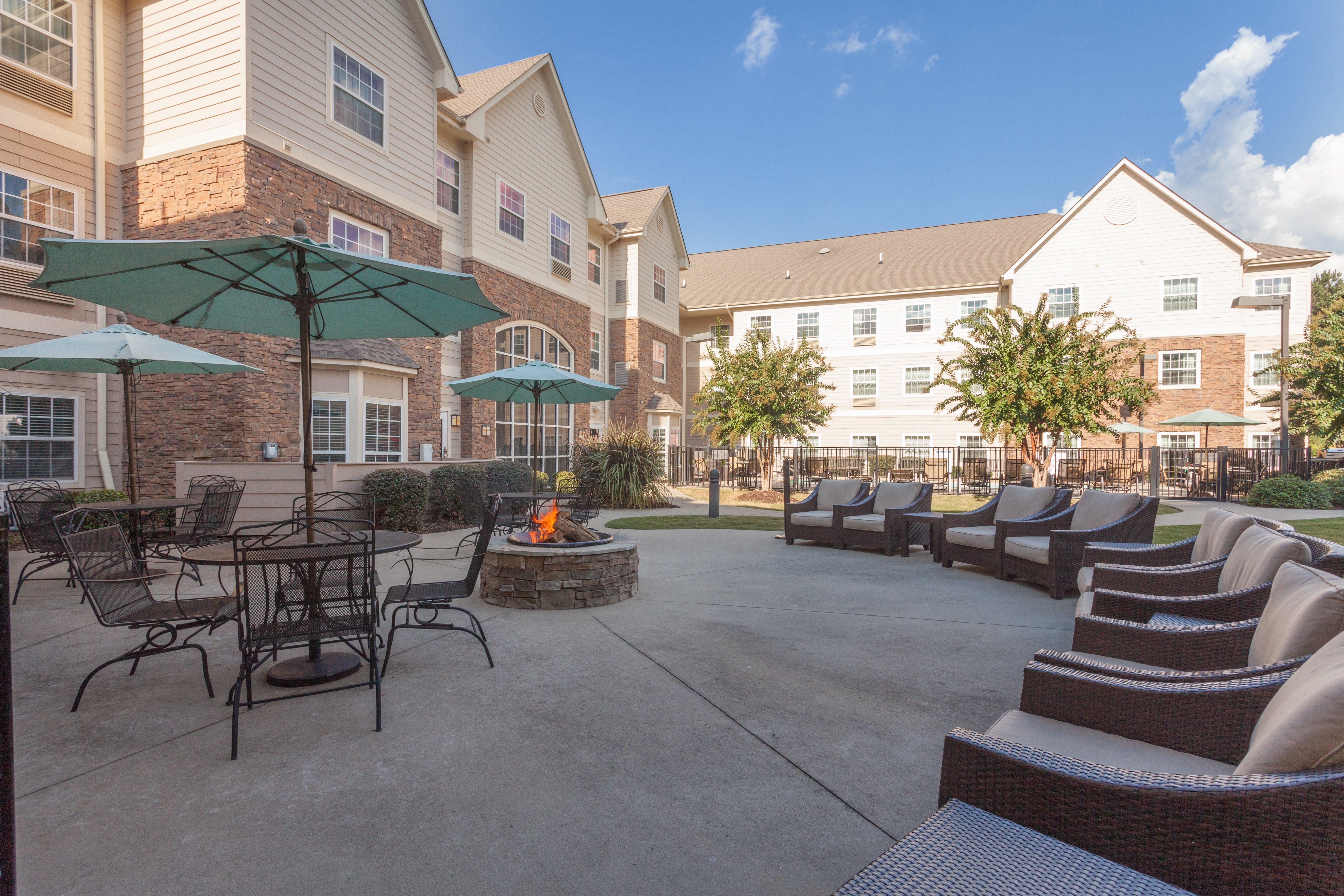 Hilton Greenville Exteriör bild