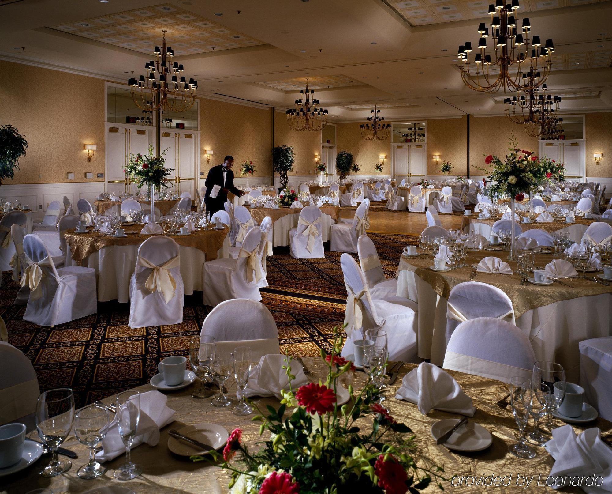 Hilton Greenville Restaurang bild